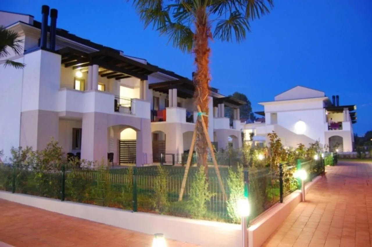 Cozy Apartment In A Village With Swimming Pool Bibione